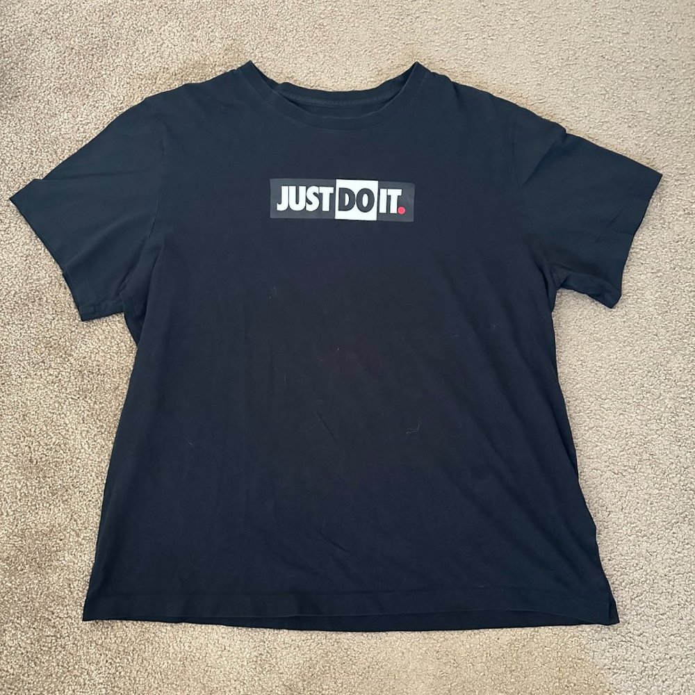 Nike Men's Graphic T-Shirt - Size: XL